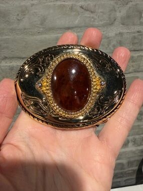Gold-Tone Oval Belt Buckle with Brown Center Stone